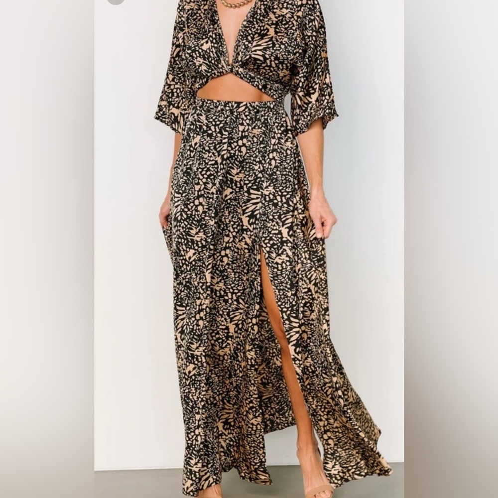 Chic Black and Tan Print Maxi Dress